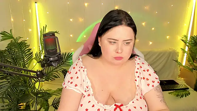 Akemi BBW online show from 01/01/25, 08:04