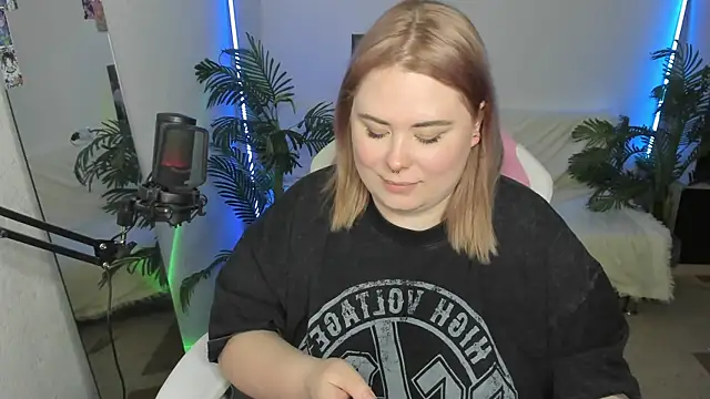 Akemi BBW online show from 03/02/25, 07:34