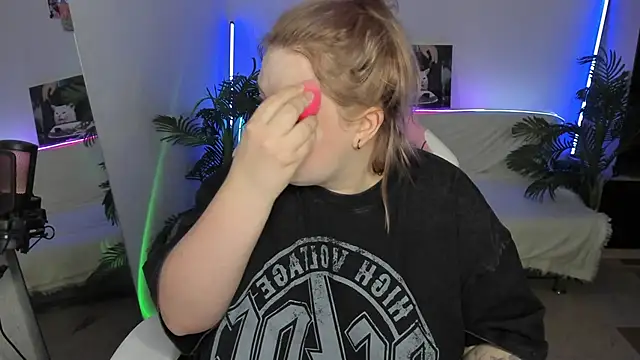 Akemi BBW online show from 03/07/25, 06:11