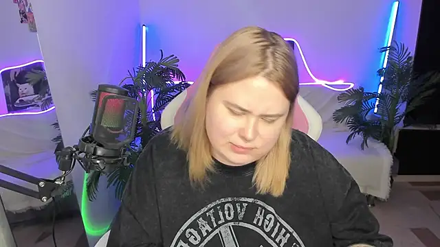 Akemi BBW online show from 03/15/25, 09:38