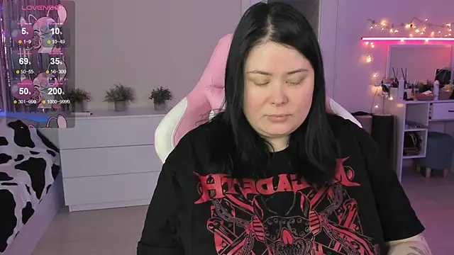 Akemi BBW online show from 05/17/26, 08:23