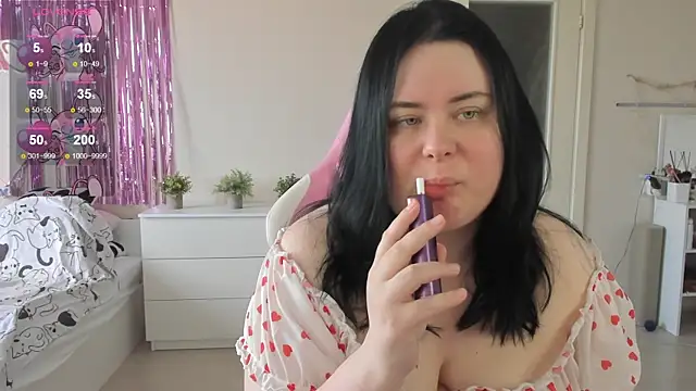 Snapshot of Akemi_BBW chatting on 06/14/26, 06:59 Akemi BBW online show from 06/14/26, 06:59