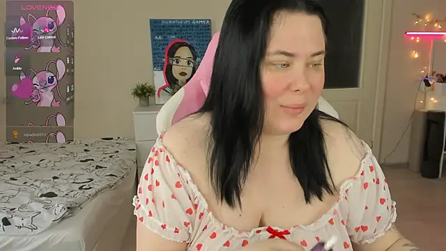 Snapshot of Akemi_BBW chatting on 06/20/26, 07:00 Akemi BBW online show from 06/20/26, 07:00