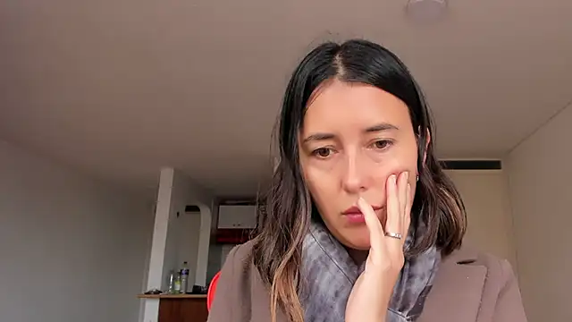 zoe jeane beker online show from 02/10/25, 08:21