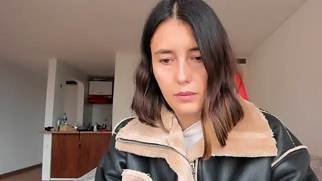 zoe jeane beker online show from 02/13/25, 10:22