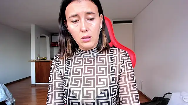 zoe jeane beker online show from 02/19/25, 10:20