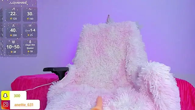 Snapshot of Anette_ chatting on 09/24/25, 07:17 Anette online show from 09/24/25, 07:17