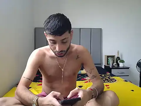 Evilboy555 online show from 12/01/25, 04:45