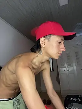 Snapshot of DereckCooperr chatting on 02/01/26, 01:04 DereckCooperr online show from 02/01/26, 01:04