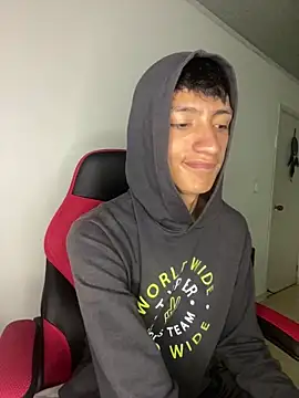 Snapshot of DereckCooperr chatting on 02/05/26, 04:17 DereckCooperr online show from 02/05/26, 04:17