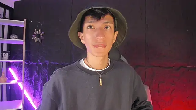 Snapshot of DereckCooperr chatting on 02/12/26, 11:33 DereckCooperr online show from 02/12/26, 11:33