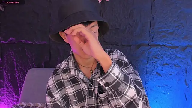 Snapshot of DereckCooperr chatting on 02/17/26, 10:49 DereckCooperr online show from 02/17/26, 10:49