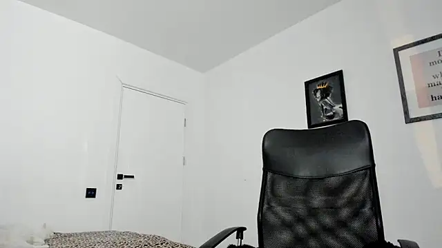 PortraitMarie online show from 01/25/25, 09:57