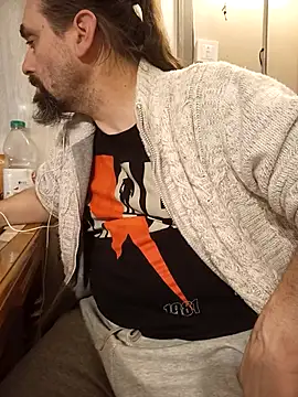 Snapshot of teekoine1 chatting on 11/05/25, 02:44 teekoine1 online show from 11/05/25, 02:44