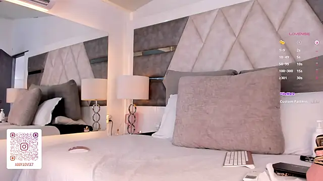 Gabbyy  online show from 02/12/25, 06:19