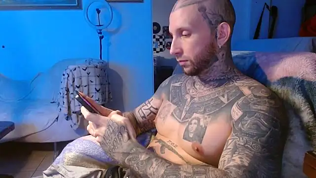 bobbybacala91 online show from 10/29/25, 09:22