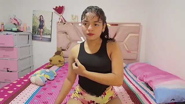 Winnifer Gonzal online show from 04/18/26, 04:27