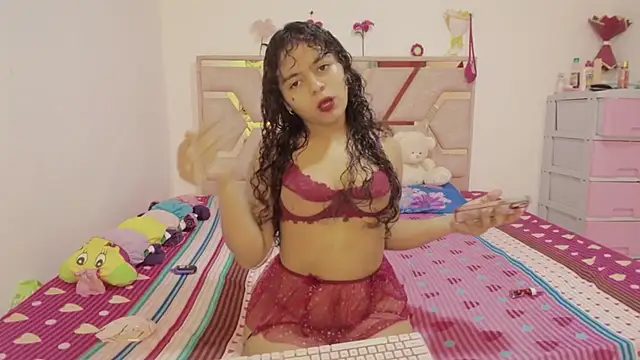 Winnifer Gonzal online show from 05/19/26, 03:13