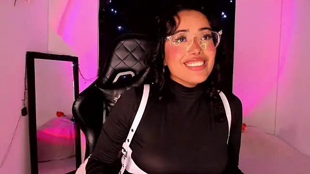 Snapshot of willow_poisson chatting on 01/13/25, 11:27 willow poisson online show from 01/13/25, 11:27