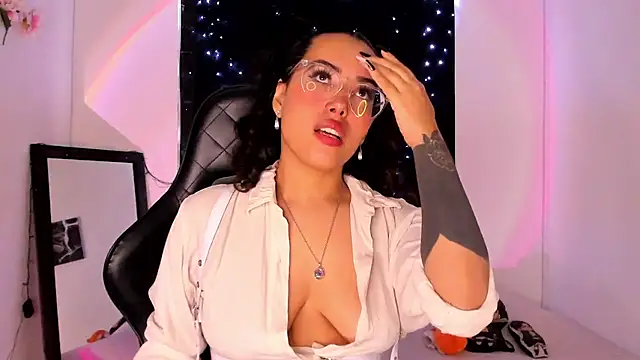 Snapshot of willow_poisson chatting on 02/11/25, 05:29 willow poisson online show from 02/11/25, 05:29