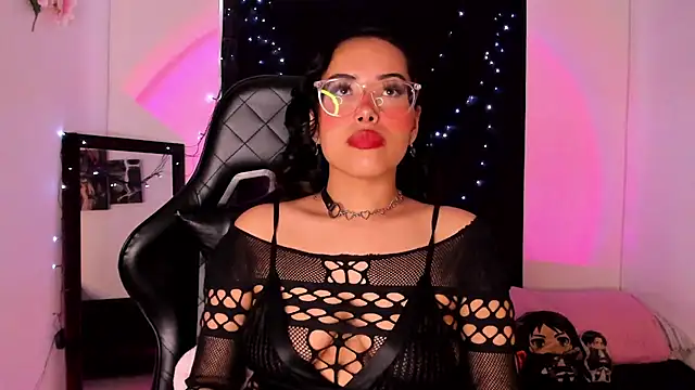 Snapshot of willow_poisson chatting on 03/06/25, 06:26 willow poisson online show from 03/06/25, 06:26