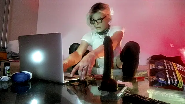 Snapshot of CharlotteVixxens chatting on 02/08/25, 11:13 CharlotteVixxens online show from 02/08/25, 11:13