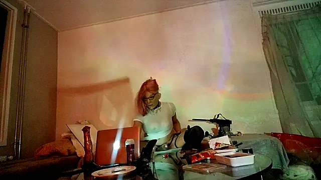 Snapshot of CharlotteVixxens chatting on 02/11/25, 12:28 CharlotteVixxens online show from 02/11/25, 12:28