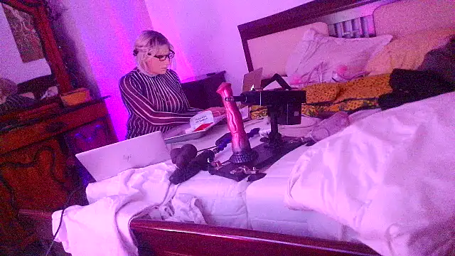 CharlotteVixxens online show from 08/09/26, 12:23