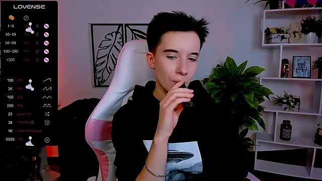 Snapshot of _Rein_ramm chatting on 02/04/25, 09:28 Rein ramm online show from 02/04/25, 09:28