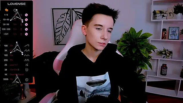 Snapshot of _Rein_ramm chatting on 02/04/25, 12:33 Rein ramm online show from 02/04/25, 12:33