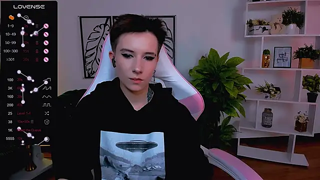 Snapshot of _Rein_ramm chatting on 02/10/25, 09:14 Rein ramm online show from 02/10/25, 09:14