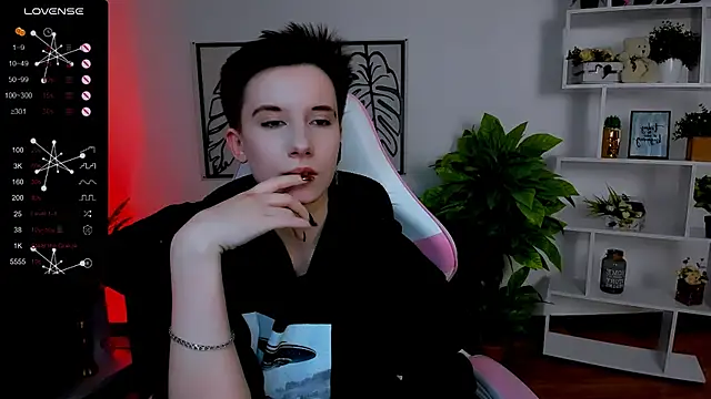 Snapshot of _Rein_ramm chatting on 02/17/25, 12:05 Rein ramm online show from 02/17/25, 12:05