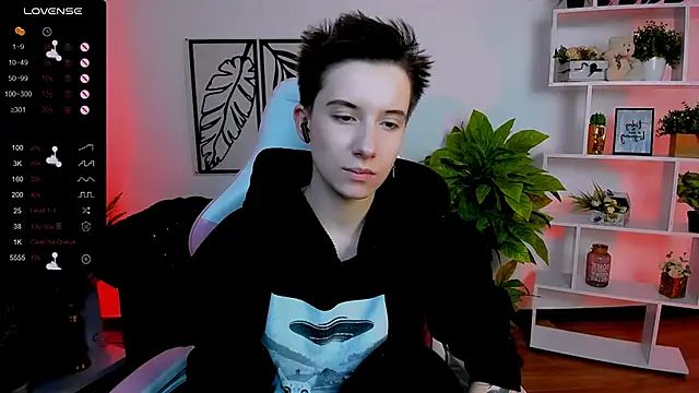 Snapshot of _Rein_ramm chatting on 02/25/25, 12:13 Rein ramm online show from 02/25/25, 12:13