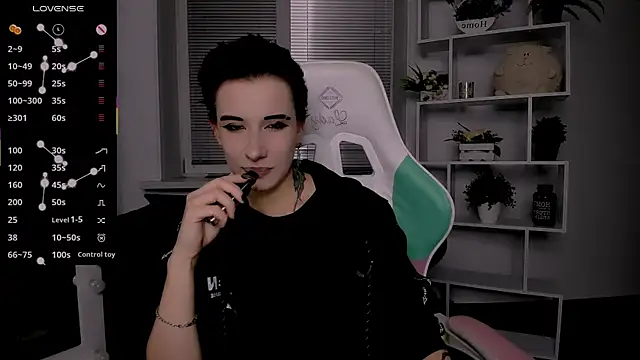 Snapshot of _Rein_ramm chatting on 10/25/25, 07:08 Rein ramm online show from 10/25/25, 07:08