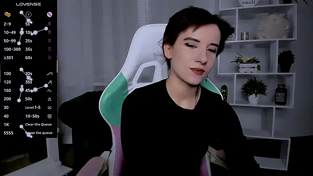 Snapshot of _Rein_ramm chatting on 11/13/25, 06:29 Rein ramm online show from 11/13/25, 06:29