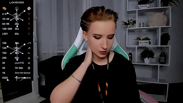 Snapshot of _Rein_ramm chatting on 11/22/25, 05:45 Rein ramm online show from 11/22/25, 05:45