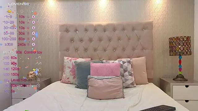 Snapshot of NatyQueen_ chatting on 01/09/25, 04:06 NatyQueen online show from 01/09/25, 04:06