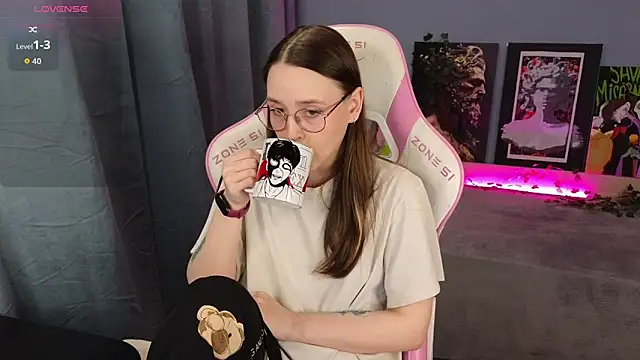 Sweet frosti online show from 04/19/26, 03:17