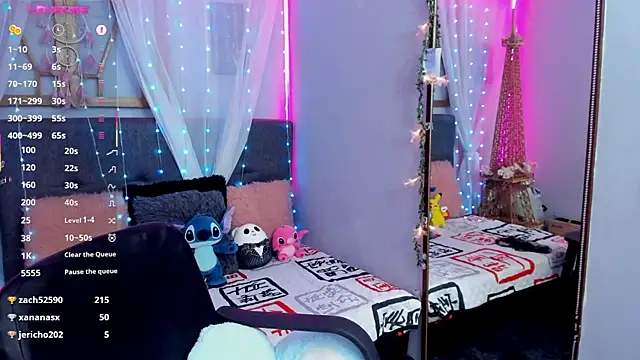 laura olssen online show from 03/19/25, 04:02