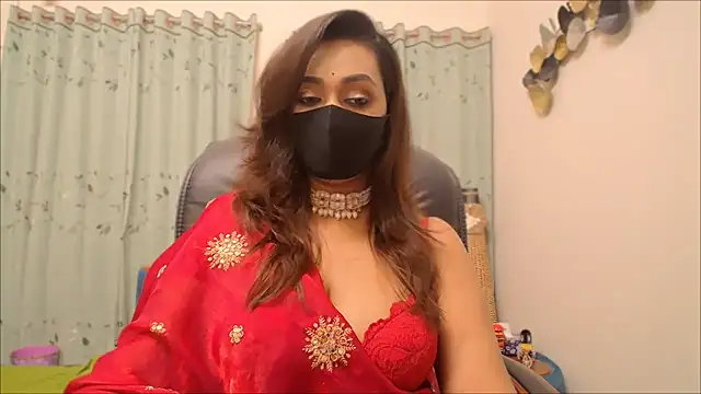 Snapshot of OH-Monica chatting on 11/28/25, 02:03 OH-Monica online show from 11/28/25, 02:03