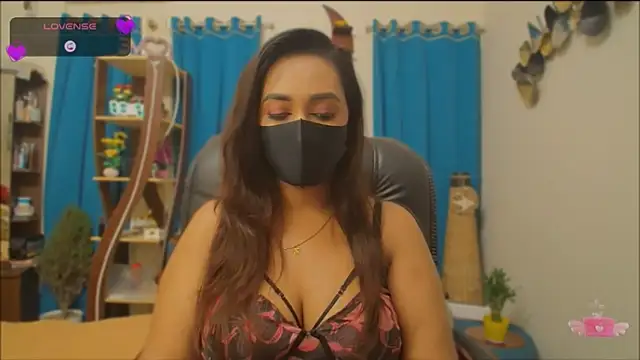 Snapshot of OH-Monica chatting on 03/01/26, 08:44 OH-Monica online show from 03/01/26, 08:44