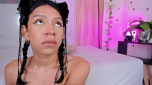 Snapshot of AdammClark1 chatting on 03/20/25, 08:08 AdammClark1 online show from 03/20/25, 08:08