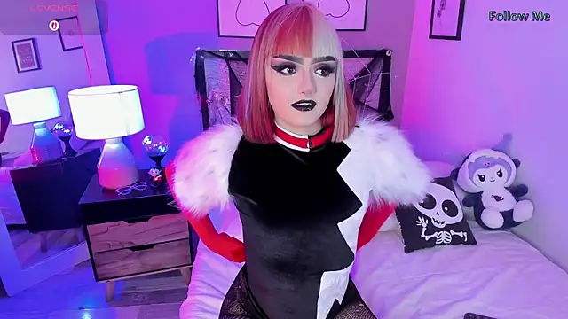 Liza Sweett online show from 10/31/25, 10:11