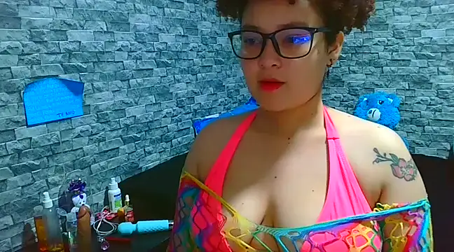 Snapshot of vanellope12 chatting on 12/20/24, 07:28 vanellope12 online show from 12/20/24, 07:28