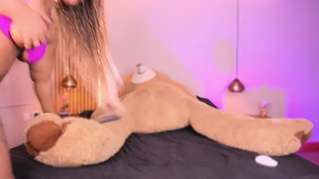 mary kisses online show from 10/18/25, 09:15