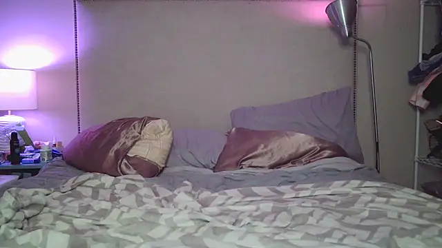 Tipsy Toes Daisy online show from 02/17/25, 01:42