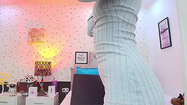 JulietaReyess online show from 01/13/26, 11:59