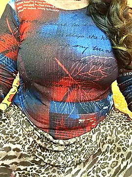 Snapshot of CUTE_SOPHIA- chatting on 11/15/25, 12:30 CUTE SOPHIA- online show from 11/15/25, 12:30