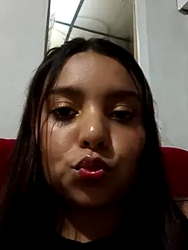 Snapshot of stefanie010 chatting on 04/25/26, 10:07 stefanie010 online show from 04/25/26, 10:07