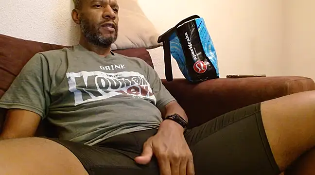 Snapshot of elmorenazost chatting on 02/04/25, 03:33 elmorenazost online show from 02/04/25, 03:33